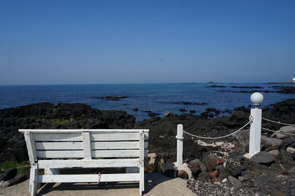 Park Beach Hotel Jeju Bagian luar foto