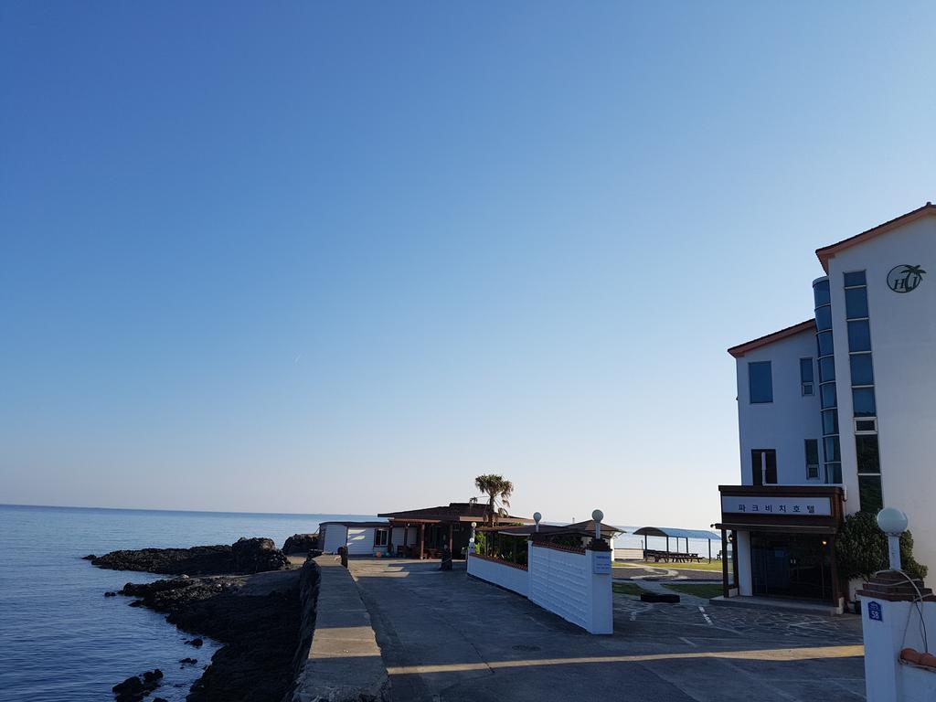 Park Beach Hotel Jeju Bagian luar foto