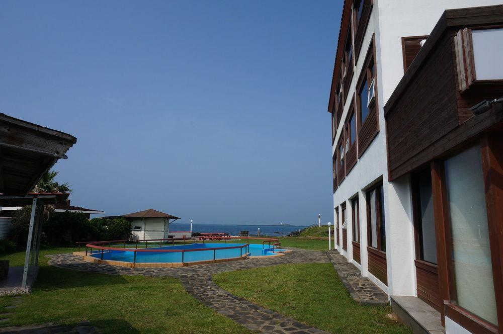 Park Beach Hotel Jeju Bagian luar foto