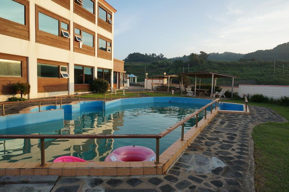 Park Beach Hotel Jeju Bagian luar foto
