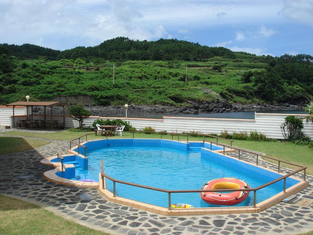 Park Beach Hotel Jeju Bagian luar foto