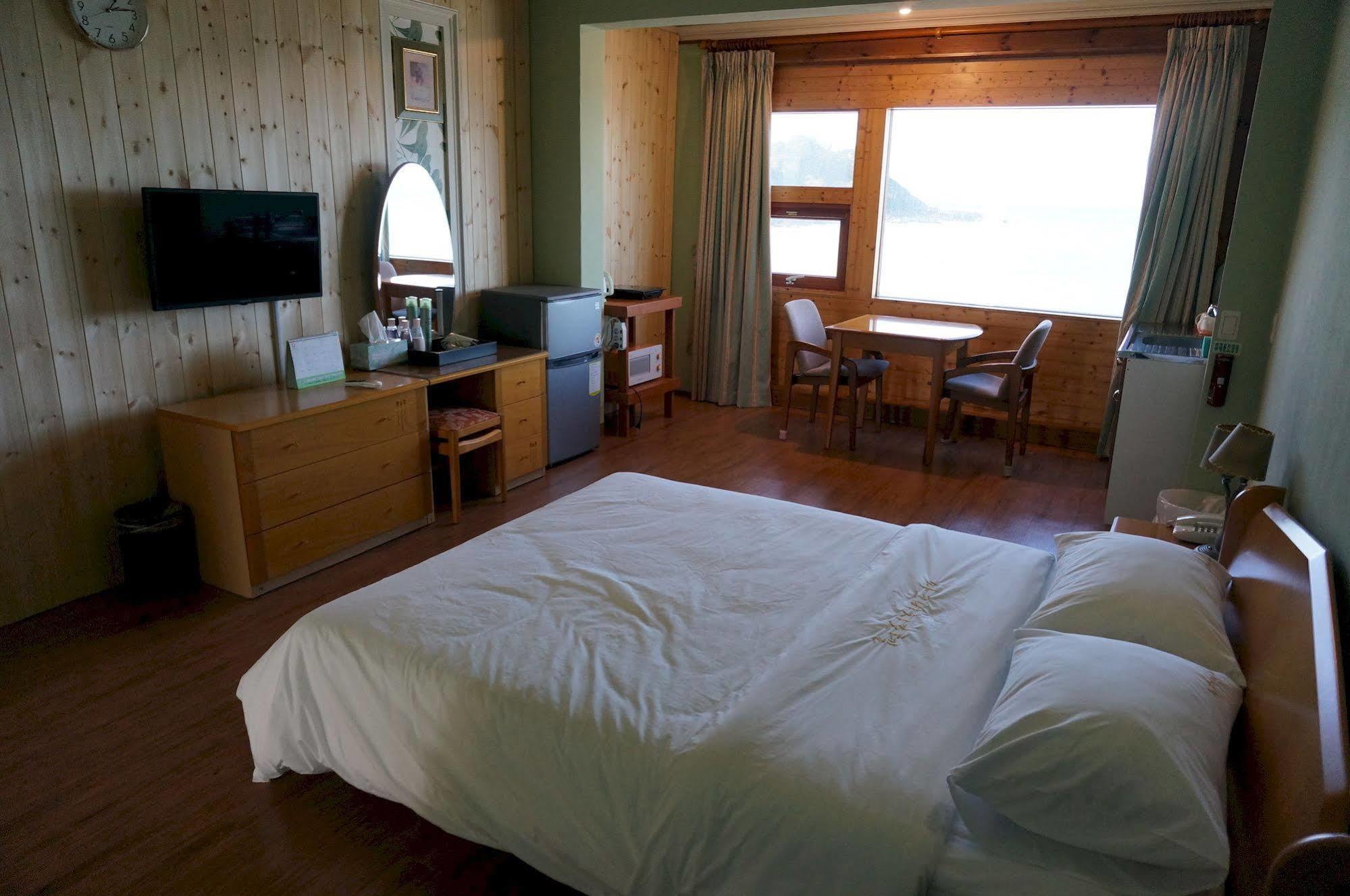 Park Beach Hotel Jeju Bagian luar foto
